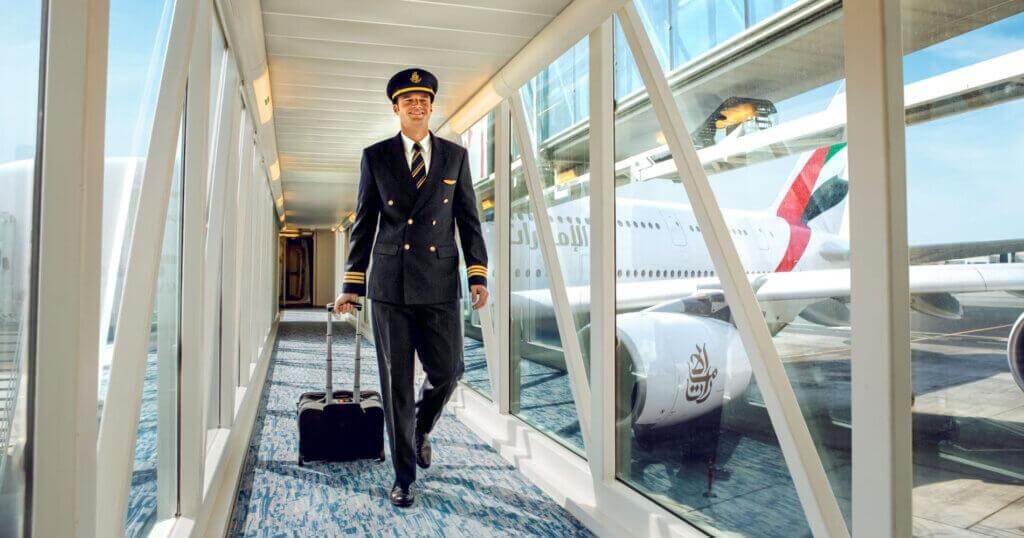 ¿Quién forma la tripulación de un avión? 2